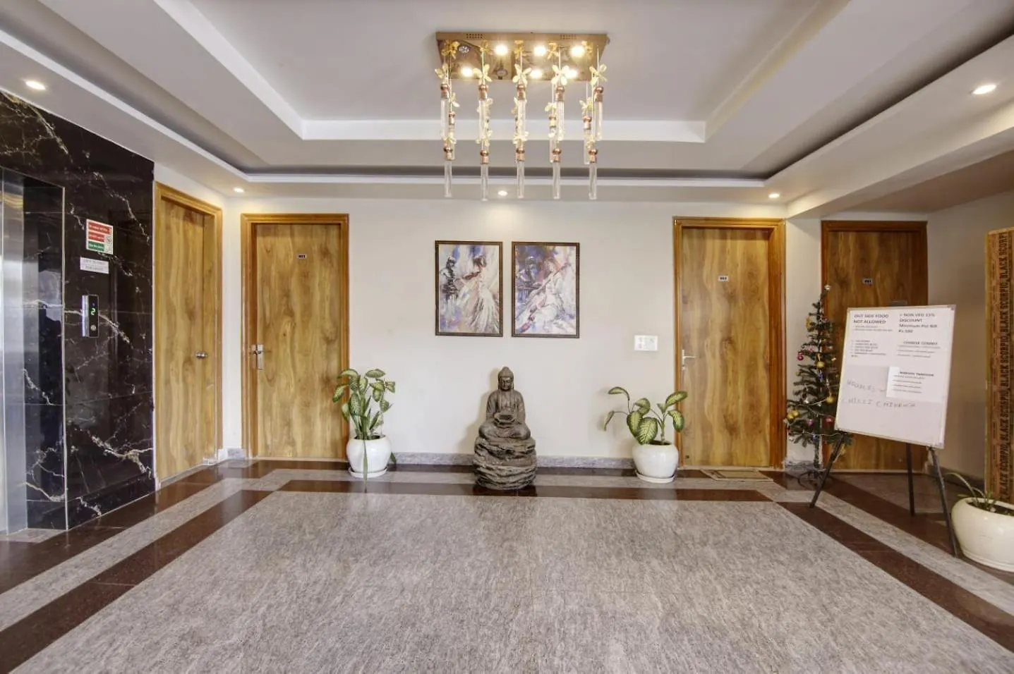 アパート Niketan 2 Bedroom Room With Kitchen & Balcony - Near Medanta Hospital グルガウン